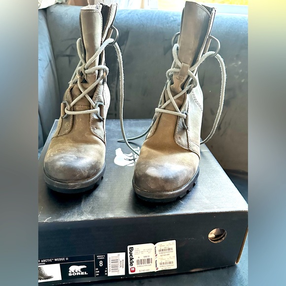 Sorel boots - Picture 3 of 9